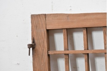 中国アンティーク建具　1900年頃　李朝風の端正なマス目格子が美しい窓2枚(1対)セット　(R-088457)