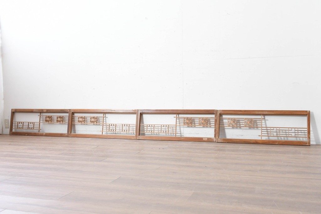 ヴィンテージ建具　昭和後期　幾何学模様と麻の葉組子が美しい小さな引き戸4枚セット　(R-088458)