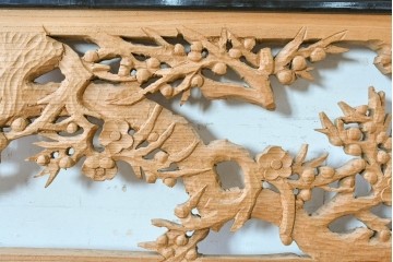 ヴィンテージ建具　昭和中期から昭和後期　欅(ケヤキ)材　雅弘作　松竹梅の彫刻が見事な欄間2枚セット　(R-088459)