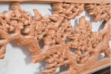 ヴィンテージ建具　昭和中期から昭和後期　欅(ケヤキ)材　雅弘作　松竹梅の彫刻が見事な欄間2枚セット　(R-088459)