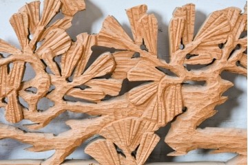 ヴィンテージ建具　昭和中期から昭和後期　欅(ケヤキ)材　雅弘作　松竹梅の彫刻が見事な欄間2枚セット　(R-088459)