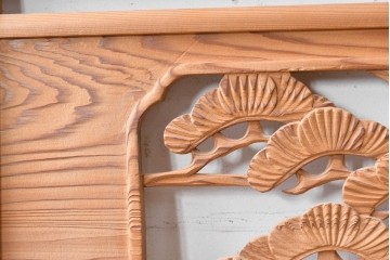 ヴィンテージ建具　昭和後期　松に鷹の図柄が存在感を放つ欄間2枚セット　(R-088460)