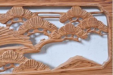 ヴィンテージ建具　昭和後期　松に鷹の図柄が存在感を放つ欄間2枚セット　(R-088460)