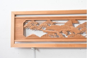 ヴィンテージ建具　昭和後期　松に鷹の図柄が存在感を放つ欄間2枚セット　(R-088460)
