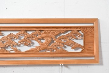 ヴィンテージ建具　昭和後期　松に鷹の図柄が存在感を放つ欄間2枚セット　(R-088460)