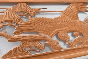 ヴィンテージ建具　昭和後期　松に鷹の図柄が存在感を放つ欄間2枚セット　(R-088460)