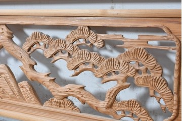 ヴィンテージ建具　昭和後期　松に鷹の図柄が存在感を放つ欄間2枚セット　(R-088460)