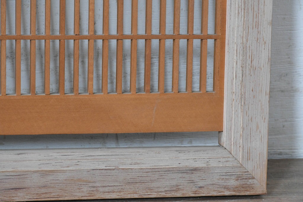 ヴィンテージ建具　昭和後期　松の木に鷹　縦繁格子と彫刻の欄間2枚セット　(R-088462)