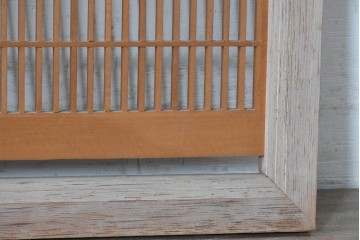 ヴィンテージ建具　昭和後期　松の木に鷹　縦繁格子と彫刻の欄間2枚セット　(R-088462)
