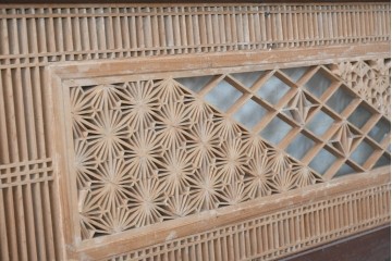 ヴィンテージ建具　昭和中期から昭和後期　両面ガラス　繊細な組子細工が目を引く欄間1枚　(R-088463)