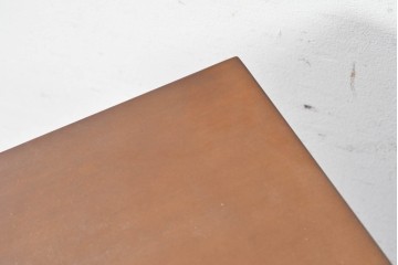 中古　美品　maruni(マルニ木工)　地中海シリーズ　お気に入りを美しく飾れるガラス扉のコーナーキャビネット　(R-088471)