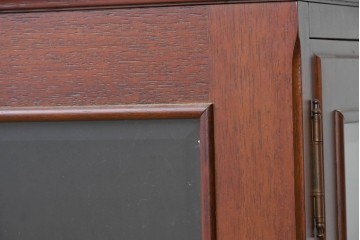 中古　美品　maruni(マルニ木工)　地中海シリーズ　お気に入りを美しく飾れるガラス扉のコーナーキャビネット　(R-088471)
