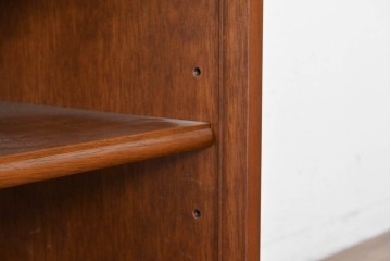 中古　美品　maruni(マルニ木工)　地中海シリーズ　お気に入りを美しく飾れるガラス扉のコーナーキャビネット　(R-088471)