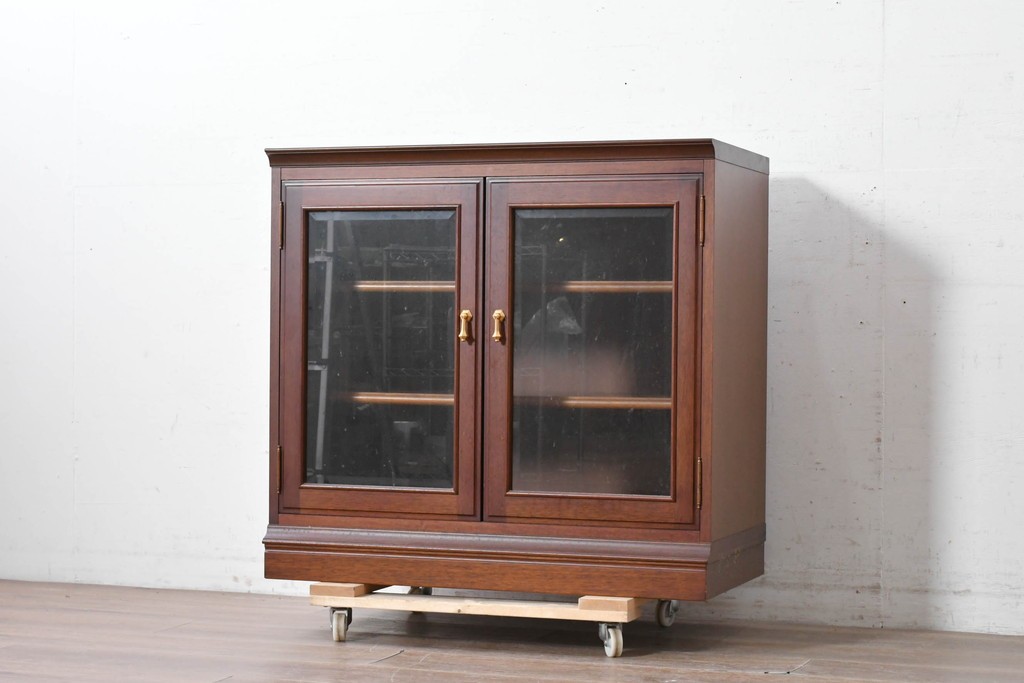 中古　美品　maruni(マルニ木工)　地中海シリーズ　格調高いデザインが魅力のサイドボード　(R-088473)