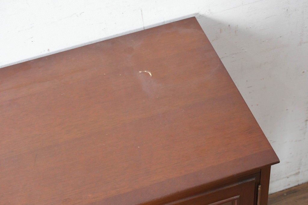 中古　美品　maruni(マルニ木工)　地中海シリーズ　格調高いデザインが魅力のサイドボード　(R-088473)