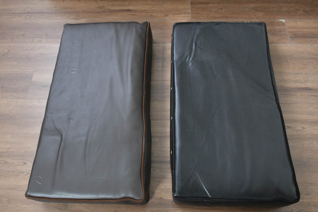 中古　特注オーダー品　フェイクレザー　重厚感のあるモダンなイタリアンデザインの2.5人掛けソファ　製作費約65万円　(R-088475)