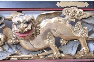 アンティーク建具　江戸から明治期　獅子と牡丹　寺社仏閣で使われていた木彫りの欄間1枚　(R-088476)