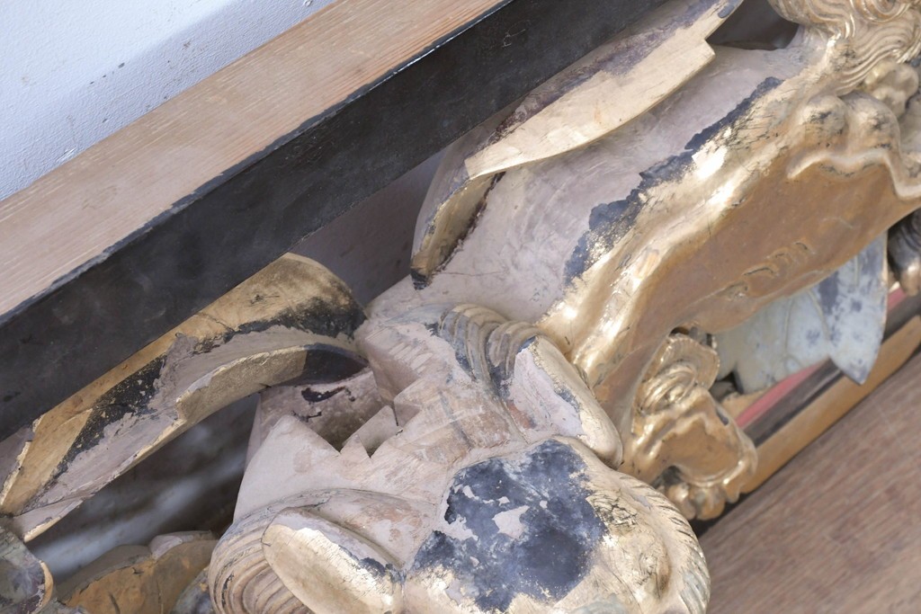 アンティーク建具　江戸から明治期　獅子と牡丹　寺社仏閣で使われていた木彫りの欄間1枚　(R-088476)
