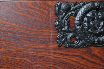 中古　岩谷堂箪笥　重厚な金具と美しい木目が印象的な衣装箪笥　(R-088478)