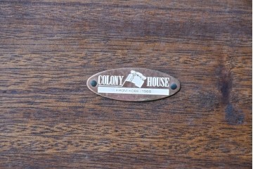 和製ヴィンテージ　神戸洋家具　COLONY HOUSE(コロニーハウス)　クラシカルな彫刻入りの卓上シェルフ　(R-088479)