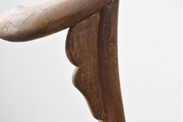 中国アンティーク　中国美術　鉄刀木(タガヤサン)材　東洋情緒漂う流麗なアームチェア　(R-088480)