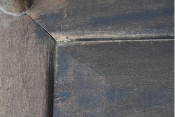 中国アンティーク　中国美術　鉄刀木(タガヤサン)材　東洋情緒漂う流麗なアームチェア　(R-088480)