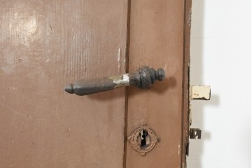 北欧アンティーク建具　クラシカルな意匠が魅力の木製ドア1枚　(R-088482)