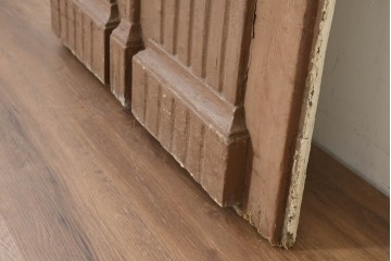 北欧アンティーク建具　クラシカルな意匠が魅力の木製ドア1枚　(R-088482)