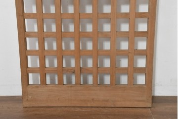アンティーク建具　大正から昭和初期　マス目デザインが美しい幅狭のきつね格子蔵戸1枚　(R-088484)