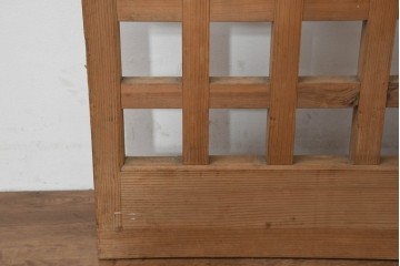 アンティーク建具　大正から昭和初期　マス目デザインが美しい幅狭のきつね格子蔵戸1枚　(R-088484)