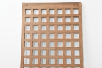 アンティーク建具　大正から昭和初期　マス目デザインが美しい幅狭のきつね格子蔵戸1枚　(R-088484)