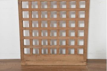 アンティーク建具　大正から昭和初期　マス目デザインが美しい幅狭のきつね格子蔵戸1枚　(R-088484)