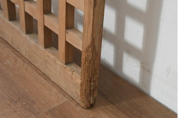 アンティーク建具　大正から昭和初期　マス目デザインが美しい幅狭のきつね格子戸1枚　(R-088485)