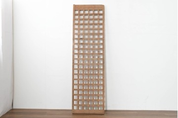 アンティーク建具　大正から昭和初期　マス目デザインが美しい幅狭のきつね格子戸1枚　(R-088485)