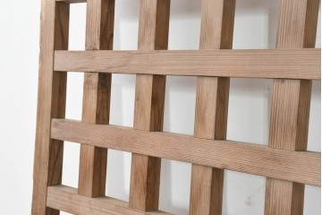 アンティーク建具　大正から昭和初期　マス目デザインが美しい幅狭のきつね格子戸1枚　(R-088485)
