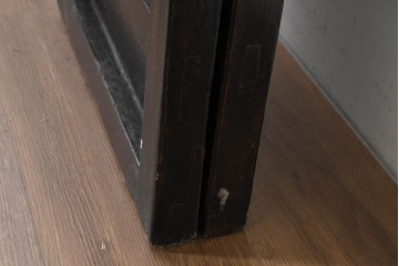 アジアンヴィンテージ　中国　重厚感のある彫刻入り格子扉1対　(R-088486)