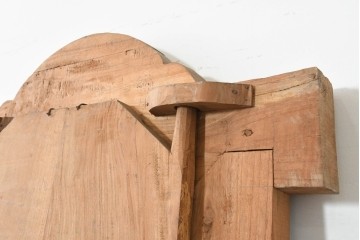 アジアンヴィンテージ　バリ島　伝統的な彫刻が施された木製ドア1対　(R-088489)