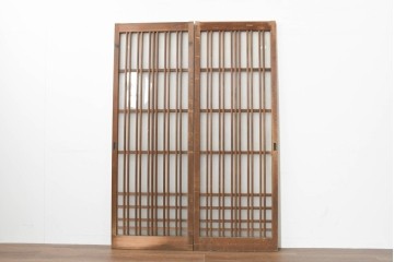 ヴィンテージ建具　昭和中期　幅狭　端正な縦格子のガラス入り玄関戸2枚セット　(R-088490)