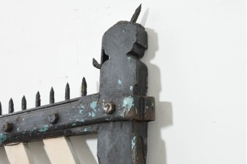 オーストラリアアンティーク建具　1920年頃　黒と白のペイントのコントラストが目を引く重厚な門扉2枚(1対)セット　(R-088494)