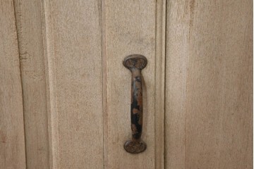 ヴィンテージ建具　インド　フェンス付き　アーチ型のデザインが印象的な枠付き窓1枚　(R-088499)