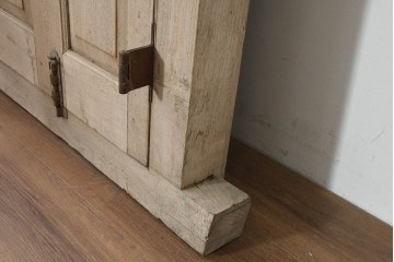 ヴィンテージ建具　インド　フェンス付き　アーチ型のデザインが印象的な枠付き窓1枚　(R-088499)
