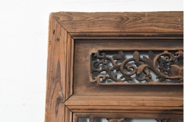 アジアンアンティーク　中国　装飾品として楽しめる彫刻入り格子扉　(R-088501)