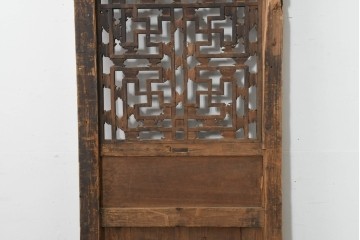 アジアンアンティーク　中国　装飾品として楽しめる彫刻入り格子扉　(R-088501)