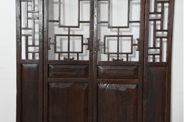 アジアンヴィンテージ　中国　アンティーク調　中国建具らしい端正な枠付き両開きドア　(R-088502)