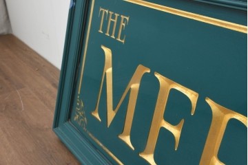イギリスヴィンテージ　The Merchant Stores　幅2メートル　金彩の彫刻文字がおしゃれな商店の看板　(R-088503)