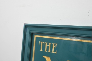 イギリスヴィンテージ　The Merchant Stores　幅2メートル　金彩の彫刻文字がおしゃれな商店の看板　(R-088504)
