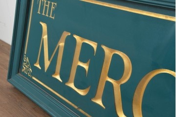 イギリスヴィンテージ　The Merchant Stores　幅2メートル　金彩の彫刻文字がおしゃれな商店の看板　(R-088504)