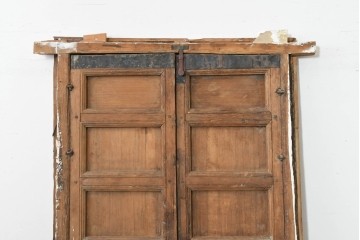アンティーク建具　モロッコ　重厚な金具と木味が味わい深い枠付き両開きドア1枚　(R-088505)