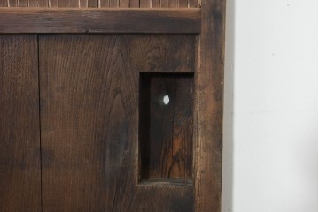 アンティーク建具　明治から大正期　希少デザイン!　竹格子の繊細な意匠と存在感のある鉄金具が調和した蔵戸1枚　(R-088506)