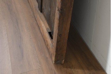 アンティーク建具　明治から大正期　希少デザイン!　竹格子の繊細な意匠と存在感のある鉄金具が調和した蔵戸1枚　(R-088506)